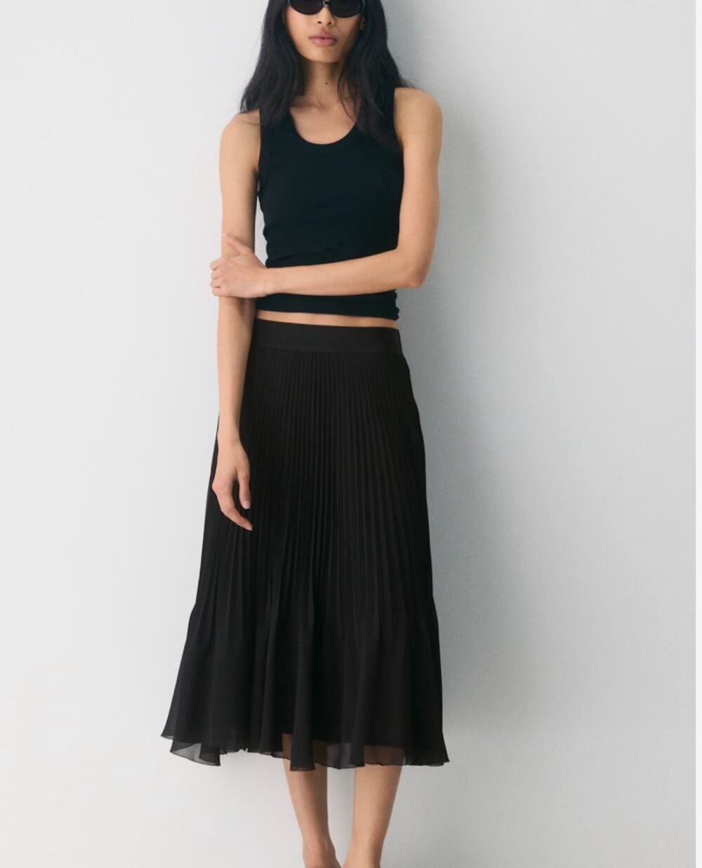 Wilfred Skirt Small Twirl Skirt in Black Pleated Chiffon Midi Office Chic Casual